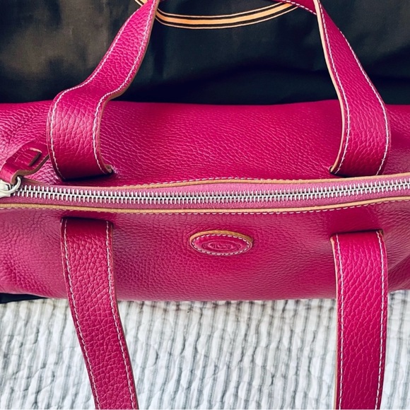 Tod's Fuchsia Leather Shoulder Bag - Picture 5 of 11